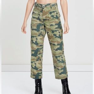 Free People NWOT Remy Camo High Waisted Wide Leg Cropeped Jeans Size 25